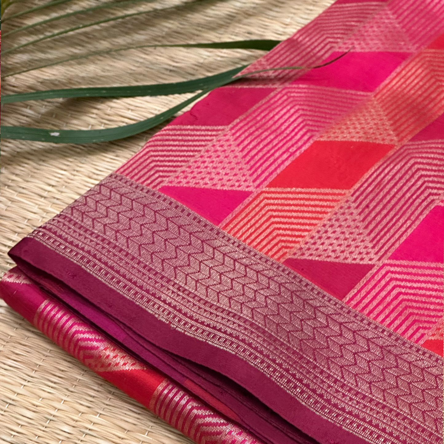 Shades Of Pink Handloom Banarasi Rangkat Saree