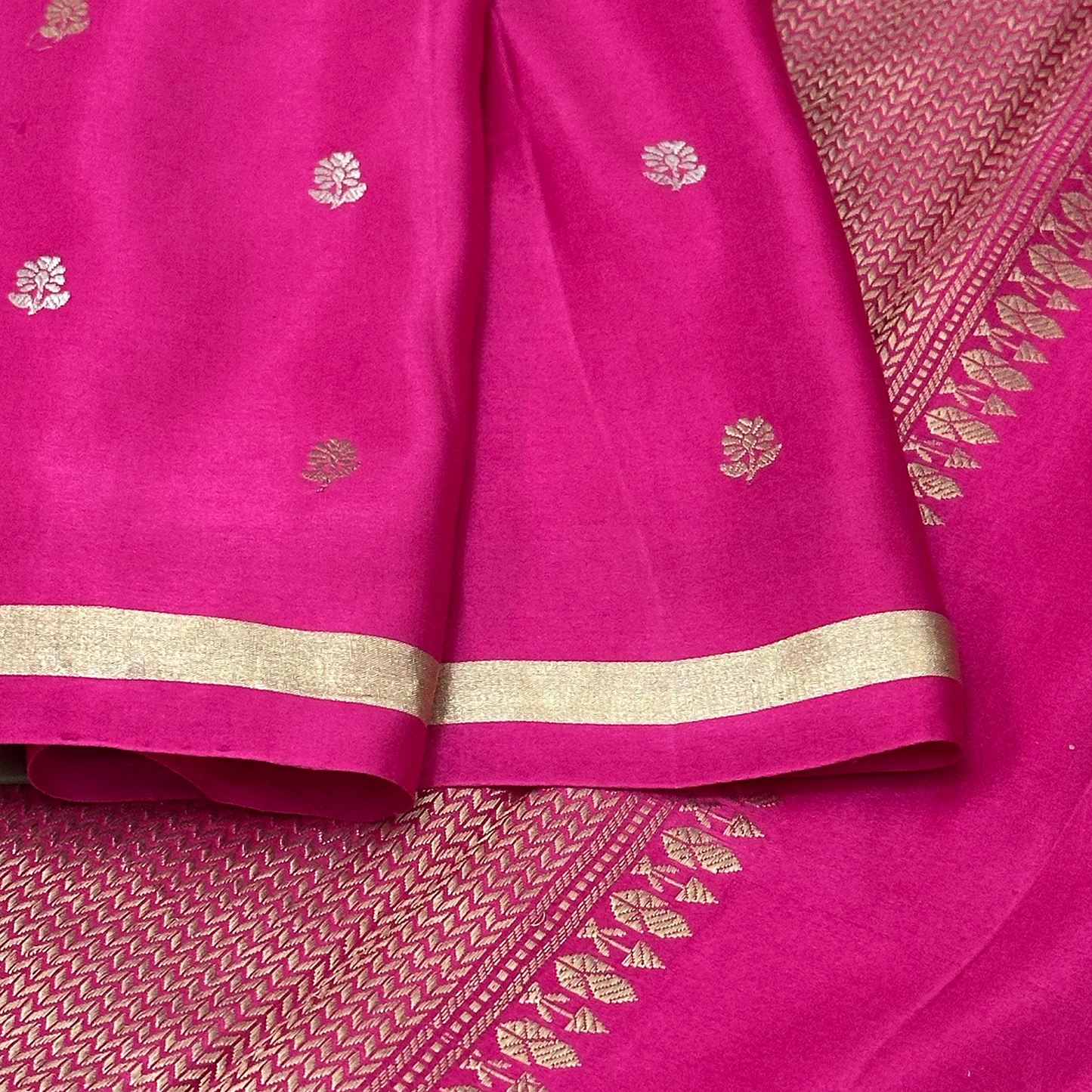 Bright Magenta Pure Zari Mushru Silk Saree with Elegant Floral Weave